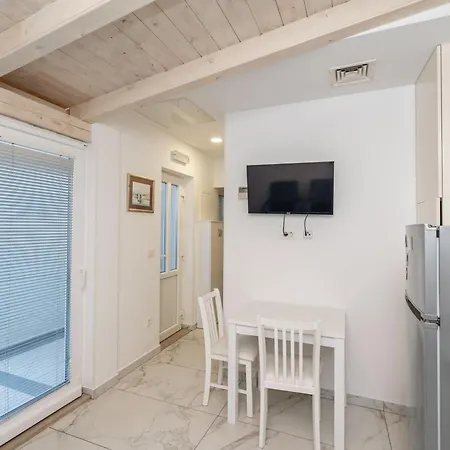 Kiki Apartment *